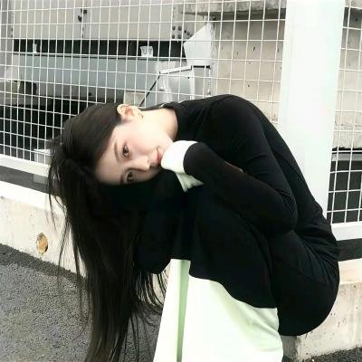 镜中的女孩